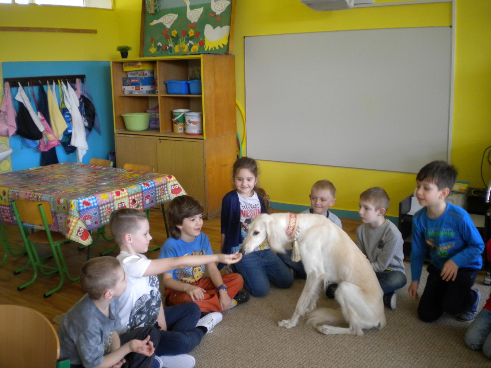Fotogaléria Deti a psík (6) Deti a psík